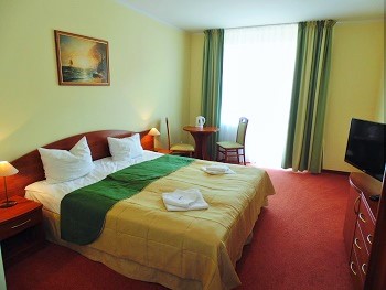 pokój dwuosobowy lub jednen z pokoi należących do studia